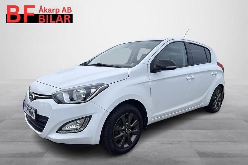 Vit Begagnad 2014 Hyundai i20 Select Halvkombi | 94 500 kr (Lite dyr) - Bild 1/3