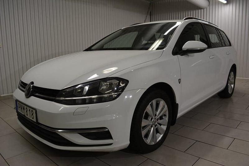 Vit Begagnad 2017 VW Golf VII Kombi | 114 000 kr (Bra pris) - Bild 1/4