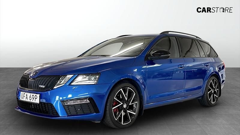Blå (blue) Begagnad 2019 Skoda Octavia RS Kombi | 189 900 kr (Superpris) - Bild 1/4