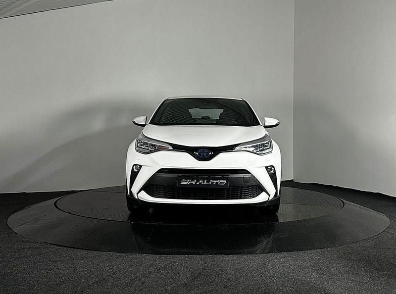 Begagnad Toyota C-HR Active 122 HK (89 kW) 2020 Vit SUV