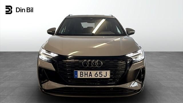 Begagnad Audi Q4 e-tron Comfort 219 kW (299 HK) 2023 Grå SUV