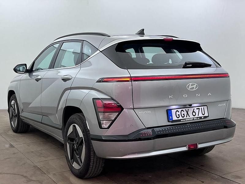 Begagnad Hyundai Kona Essential 160 kW (218 HK) 2024 Grå SUV