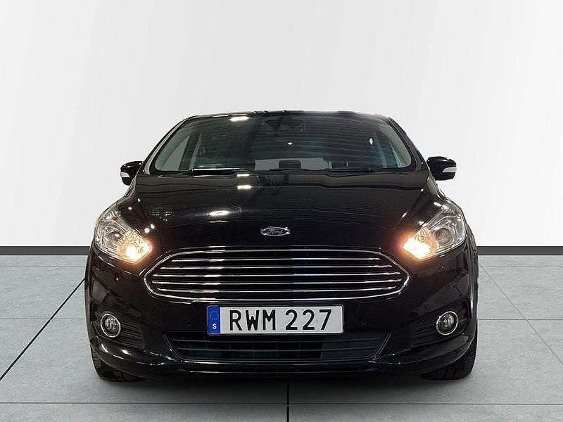 Begagnad Ford S-MAX Trend 150 HK (110 kW) 2016 Svart Minibuss