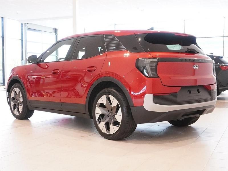 Begagnad Ford Explorer Extended Range 11 kW (15 HK) 2024 Röd SUV