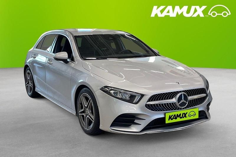 Silver (grå) Begagnad 2021 Mercedes A180 AMG Halvkombi | 244 800 kr (Marknadspris) - Bild 1/3