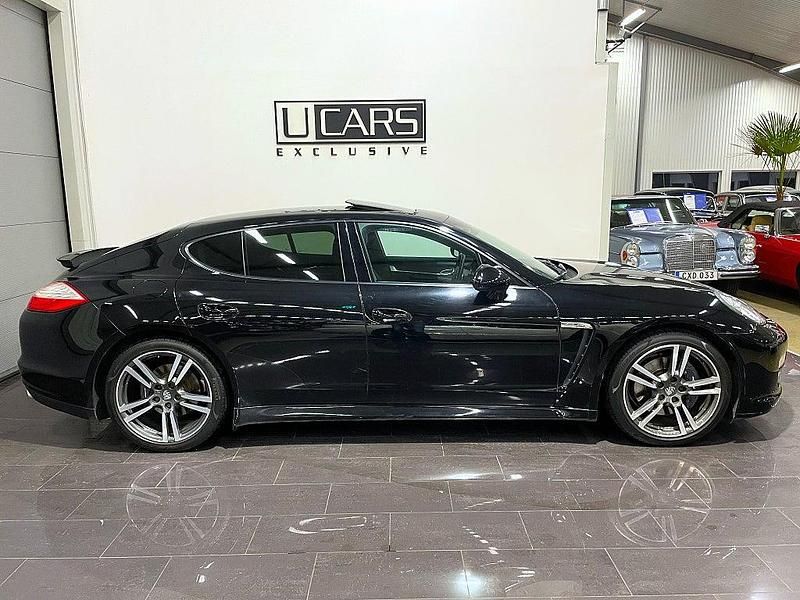 Begagnad Porsche Panamera 299 HK (219 kW) 2012 Svart Halvkombi