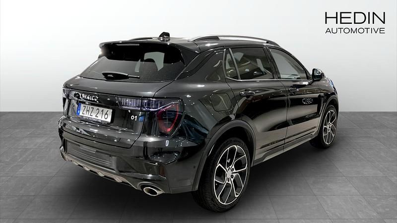 Begagnad Lynk & Co 01 261 HK (191 kW) 2022 Svart SUV