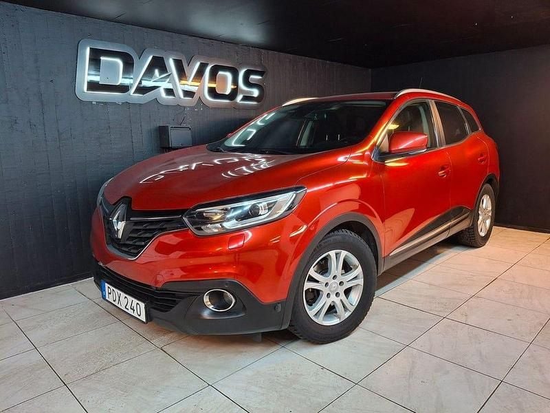 Röd Begagnad 2016 Renault Kadjar SUV | 111 900 kr (Marknadspris) - Bild 1/4