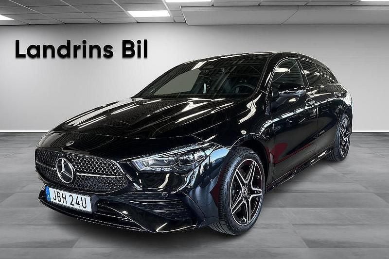 Svart Ny 2025 Mercedes CLA250e Shooting Brake AMG Line Premium Kombi | 429 000 kr - Bild 1/4