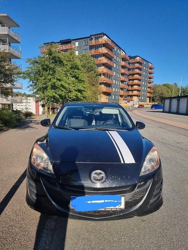 Svart Begagnad 2010 Mazda 3 Inclusive Halvkombi | 38 000 kr (Superpris) - Bild 1/4