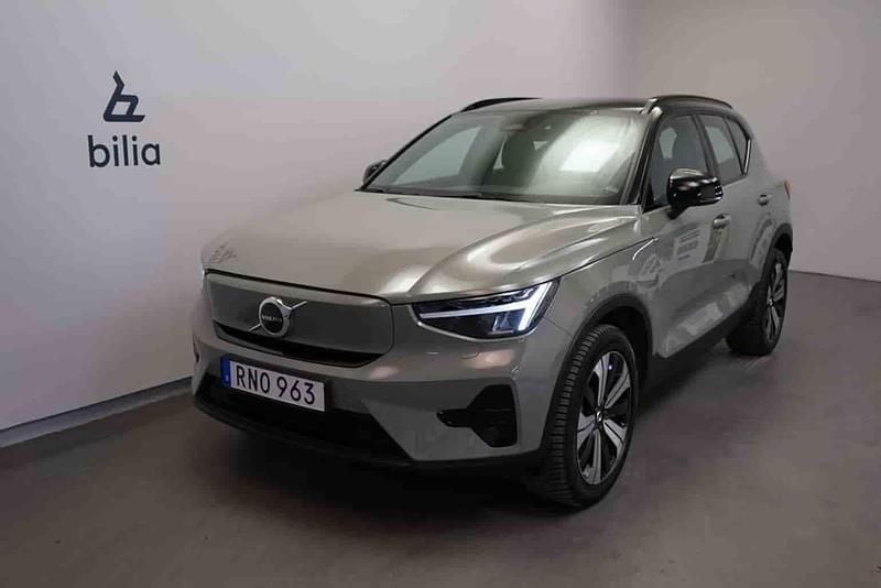 Grön Begagnad 2023 Volvo XC40 Single Motor SUV | 349 500 kr - Bild 1/1