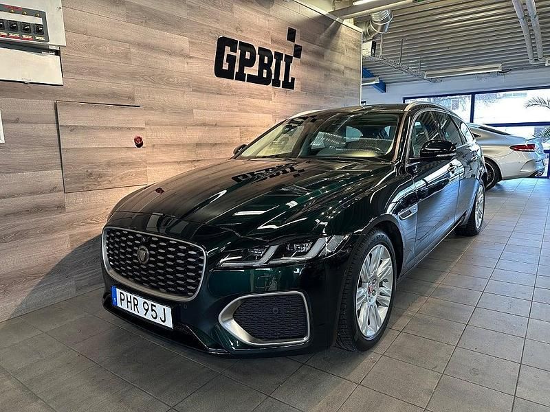 Grön Begagnad 2021 Jaguar XF Sportbrake Kombi | 399 500 kr - Bild 1/4