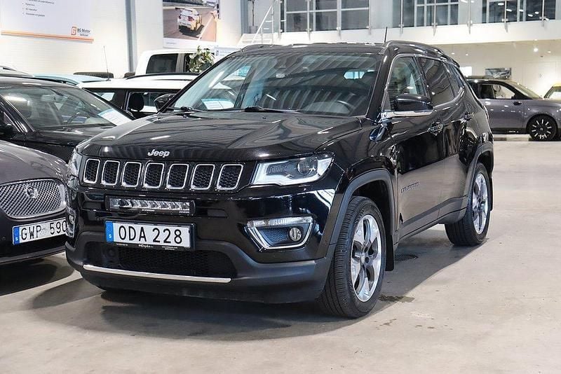 Svart Begagnad 2018 Jeep Compass Limited SUV | 139 900 kr (Superpris) - Bild 1/4