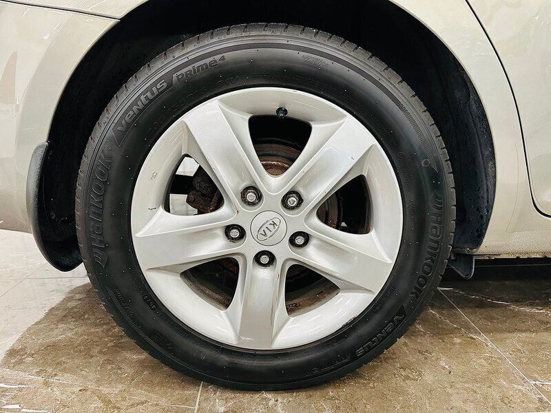 Begagnad Kia Ceed Sportswagon 128 HK (94 kW) 2011 Silver Kombi