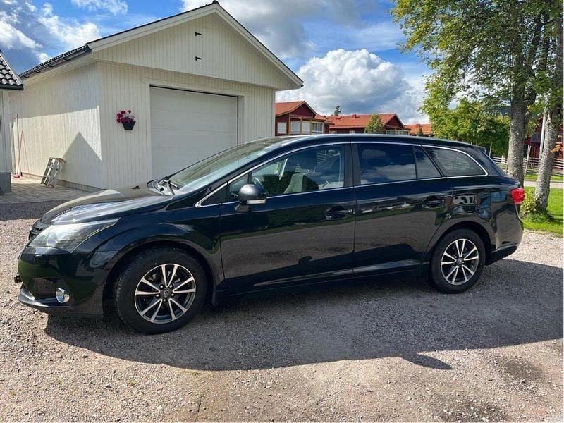 Svart Begagnad 2012 Toyota Avensis Business Edition Kombi | 63 000 kr (Bra pris) - Bild 1/4