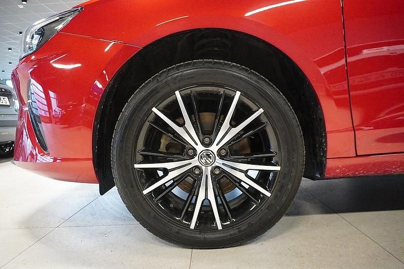 Begagnad MG MG5 EV 114 kW (156 HK) 2022 Diamond red Kombi