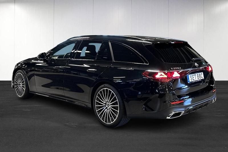 Begagnad Mercedes E220 AMG line 197 HK (144 kW) 2025 Svart Kombi