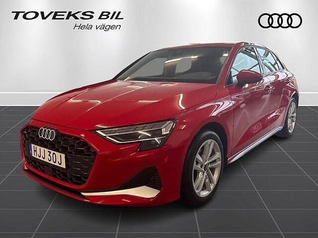 Progressivröd metallic Begagnad 2024 Audi A3 Advanced Plus | 319 000 kr (Dyr) - Bild 1/4
