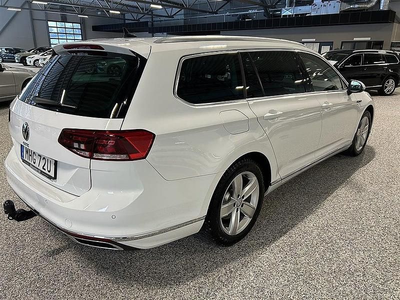 Begagnad VW Passat GTE 156 HK (114 kW) 2020 Candywhite med klarlack Kombi