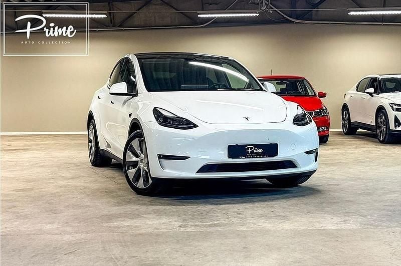 Vit Begagnad 2022 Tesla Model Y Long Range AWD SUV | 324 900 kr (Marknadspris) - Bild 1/4