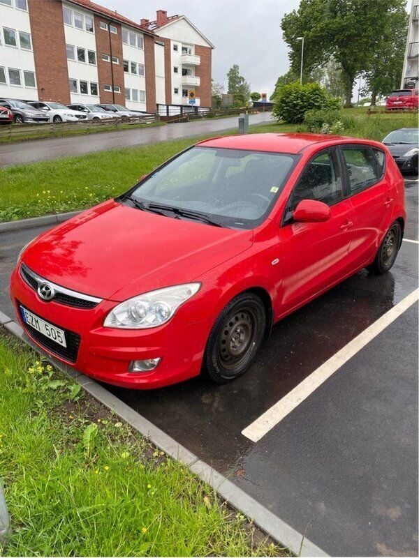 Röd Begagnad 2008 Hyundai i30 Halvkombi | 17 000 kr (Bra pris) - Bild 1/4