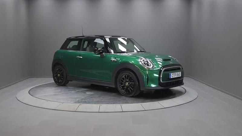 Grön Begagnad 2022 Mini Cooper SE Halvkombi | 195 000 kr (Bra pris) - Bild 1/4