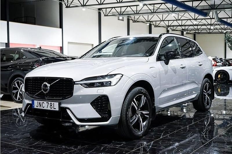 Silver Begagnad 2021 Volvo XC60 R-Design SUV | 465 900 kr (Dyr) - Bild 1/4