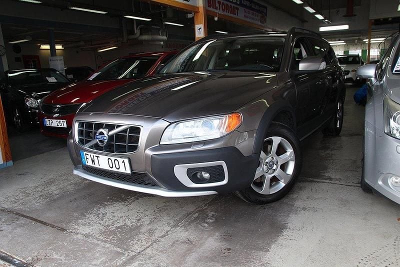 Grå Begagnad 2011 Volvo XC70 Summum SUV | 129 999 kr (Bra pris) - Bild 1/4