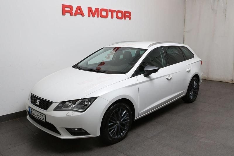 Vit Begagnad 2015 Seat Leon ST CONNECT Kombi | 114 800 kr (Lite dyr) - Bild 1/3