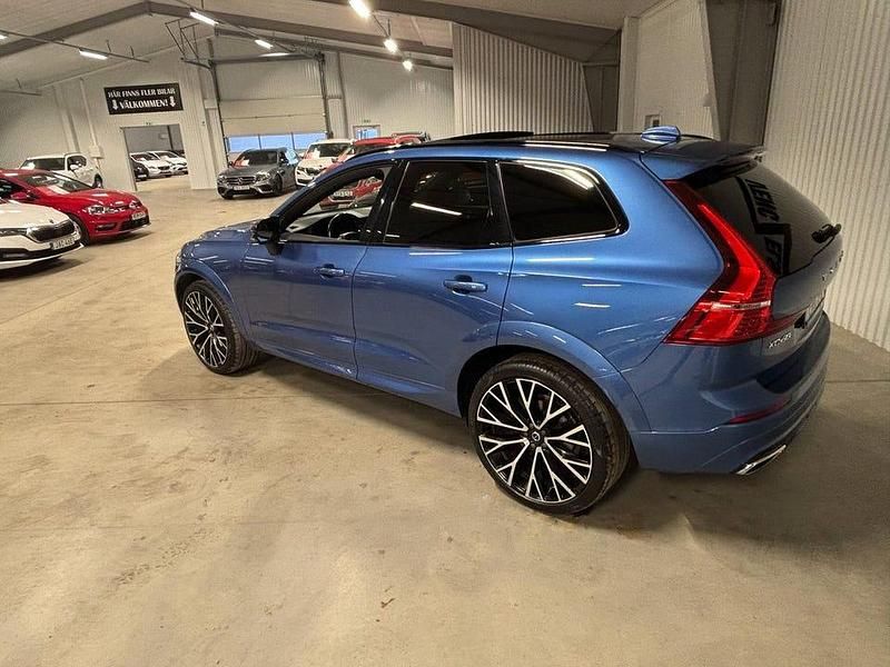 Begagnad Volvo XC60 R-Design 197 HK (144 kW) 2021 Blå SUV
