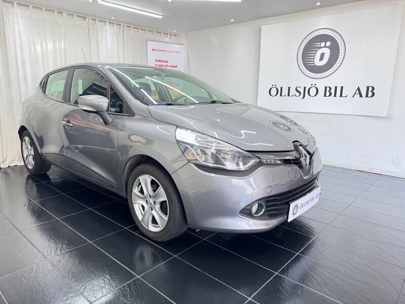 Grå Begagnad 2013 Renault Clio IV Halvkombi | 49 900 kr (Marknadspris) - Bild 1/4