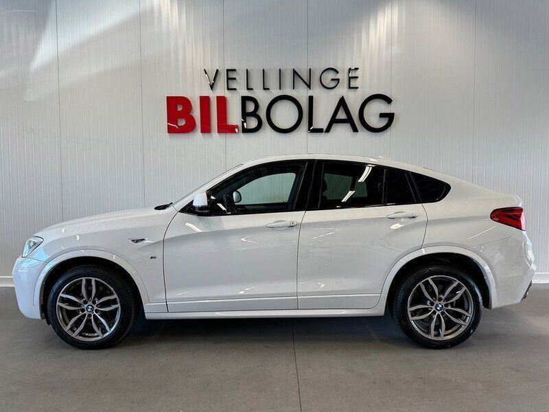 Vit Begagnad 2016 BMW X4 M Sport SUV | 319 500 kr (Marknadspris) - Bild 1/4