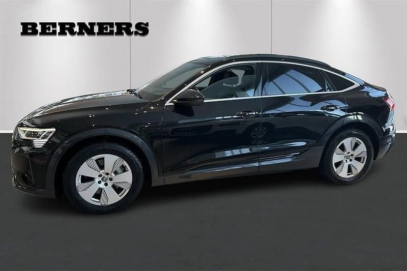 Begagnad Audi Q8 e-tron Proline 253 kW (344 HK) 2024 Svart SUV