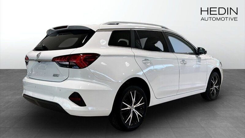 Begagnad MG MG5 EV Luxury 115 kW (157 HK) 2023 Vit (white) Kombi
