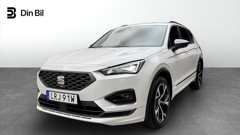 Vit Begagnad 2024 Seat Tarraco 4Drive SUV | 429 900 kr - Bild 1/4