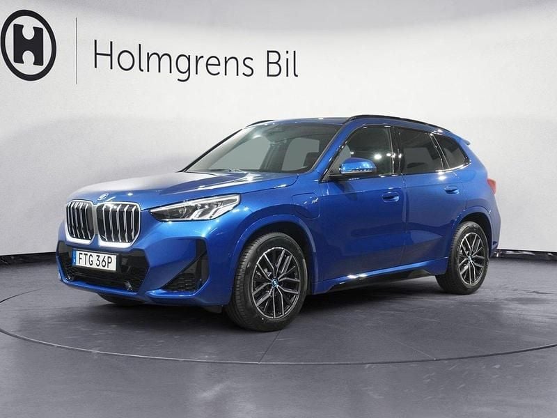 Blå/lila Begagnad 2024 BMW X1 Efficient Dynamics SUV | 599 500 kr (Lite dyr) - Bild 1/4