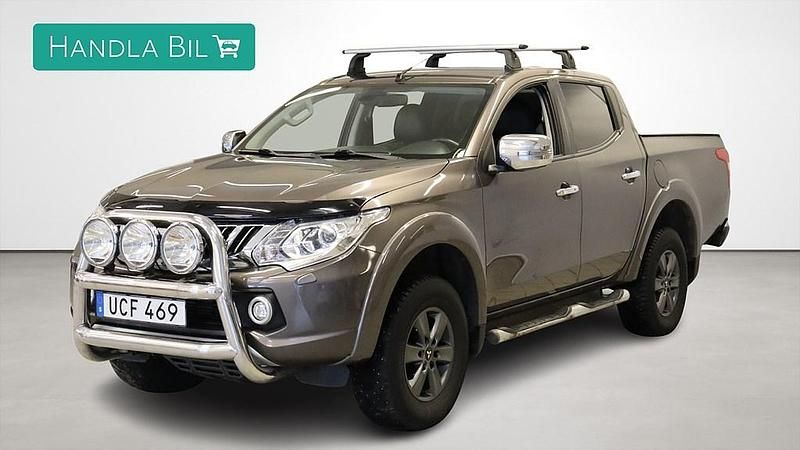 Begagnad Mitsubishi L200 2016 Brun Pickup