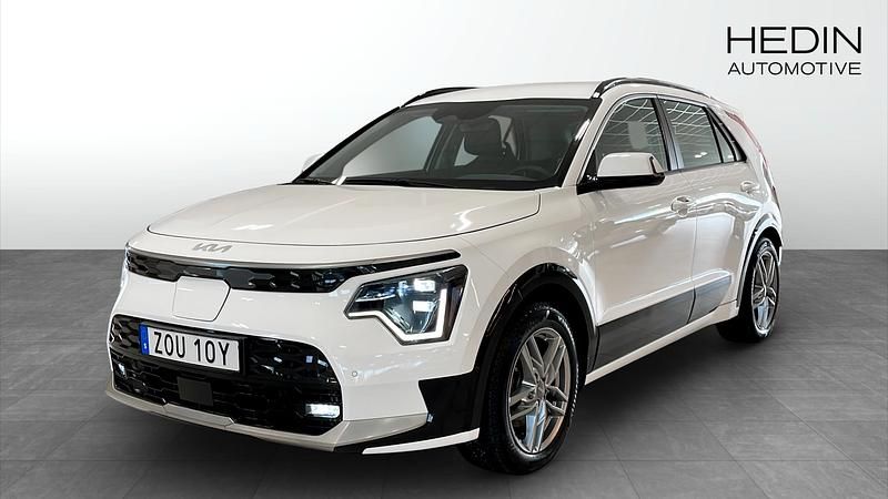 Vit (white) Begagnad 2022 Kia e-Niro 2 SUV | 314 900 kr (Lite dyr) - Bild 1/4