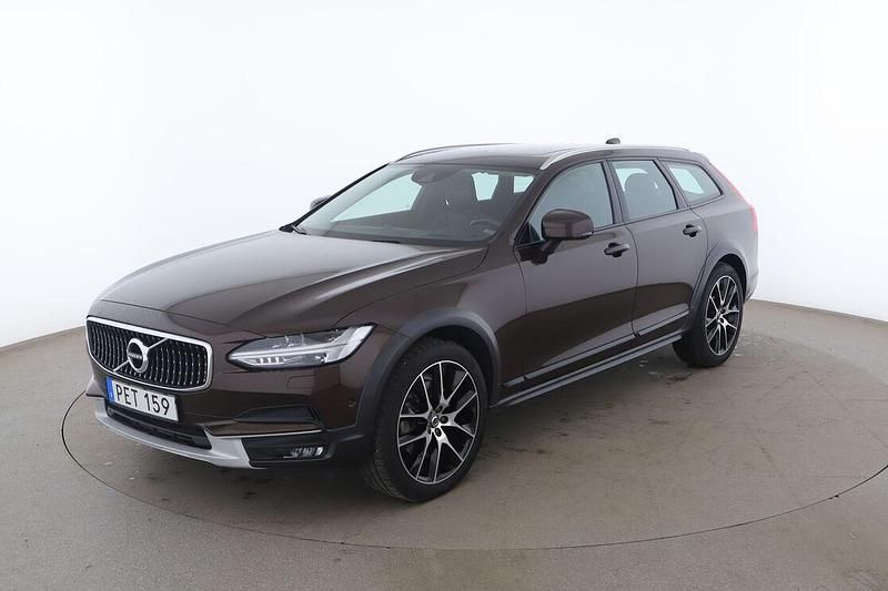 Mörkbrun Begagnad 2017 Volvo V90 CC Inscription Kombi | 322 000 kr (Bra pris) - Bild 1/3