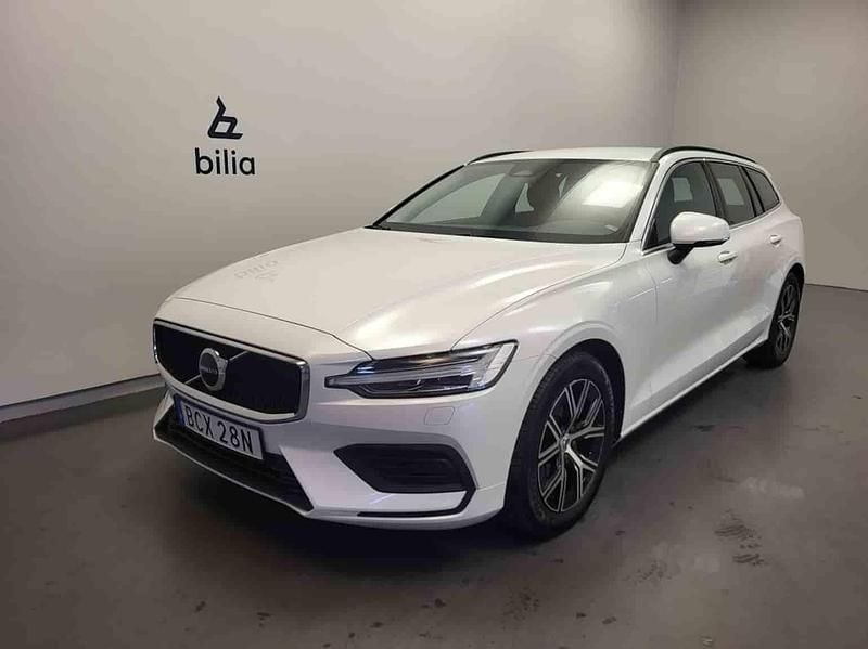 Vit Begagnad 2024 Volvo V60 Kombi | 349 500 kr (Marknadspris) - Bild 1/1