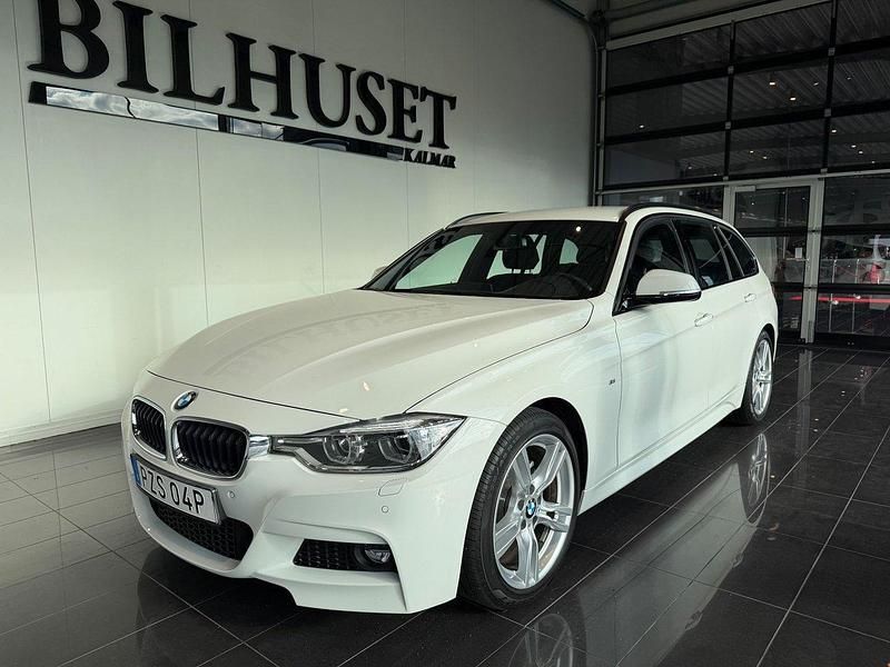 Vit Begagnad 2019 BMW 320 M Sport Kombi | 289 900 kr (Marknadspris) - Bild 1/3