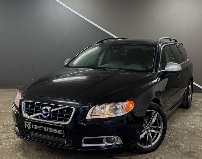 Svart Begagnad 2012 Volvo V70 Momentum Kombi | 129 900 kr (Lite dyr) - Bild 1/4