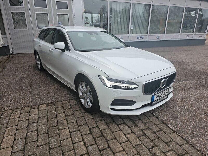 Vit Begagnad 2020 Volvo V90 Momentum Kombi | 259 900 kr (Bra pris) - Bild 1/4