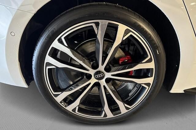 Begagnad Audi A5 S-Line 207 HK (152 kW) 2025 Glaciärvit metallic Kombi