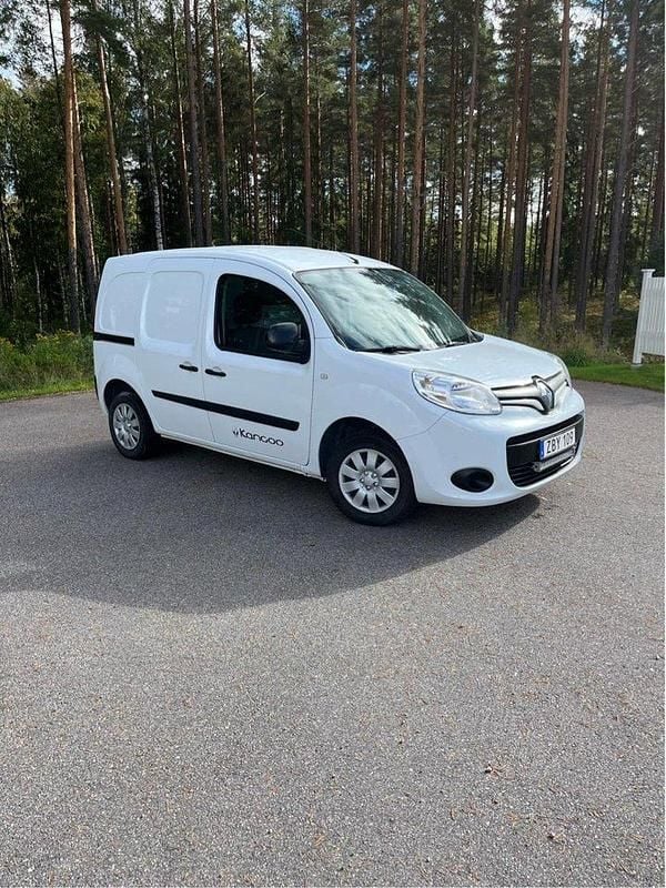 Vit Begagnad 2018 Renault Kangoo Minibuss | 59 700 kr (Bra pris) - Bild 1/4