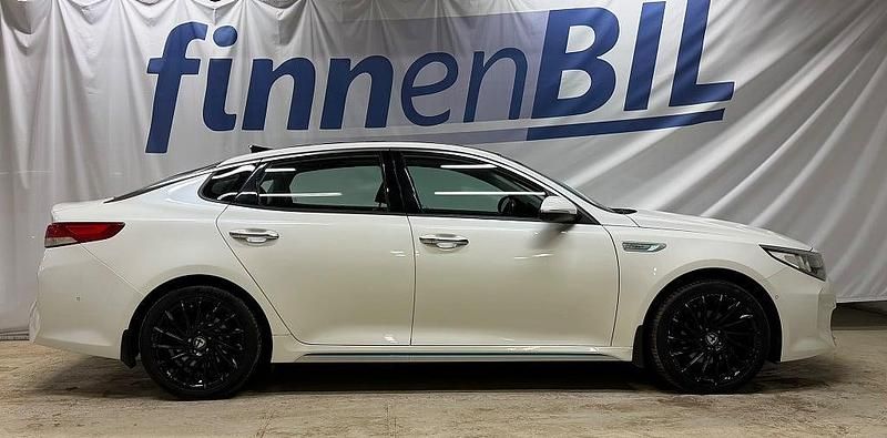 Begagnad Kia Optima Hybrid 156 HK (114 kW) 2016 Vit Sedan