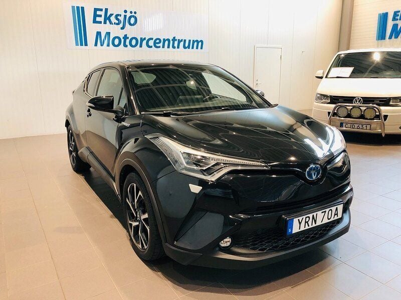 Svart Begagnad 2019 Toyota C-HR SUV | 129 900 kr (Superpris) - Bild 1/4