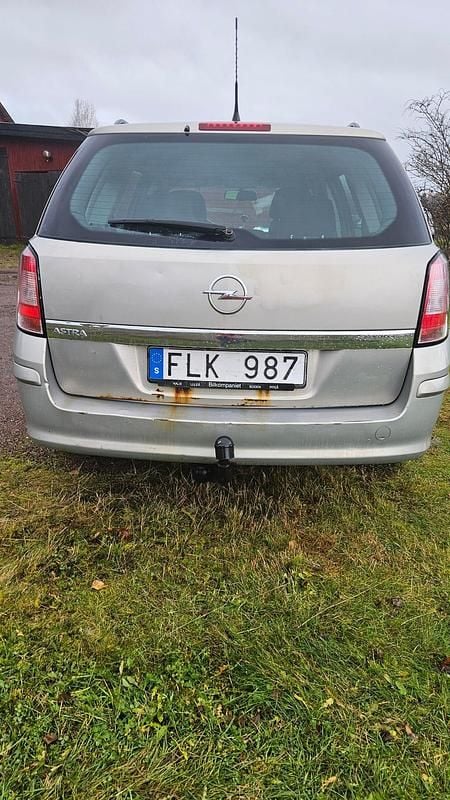 Begagnad 2007 Opel Astra Kombi | 24 000 kr (Marknadspris) - Bild 1/4