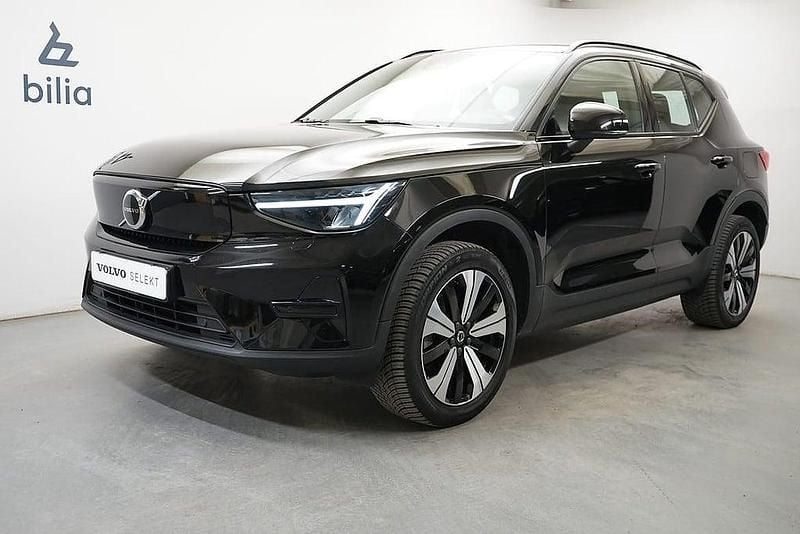 Svart Begagnad 2022 Volvo XC40 Core SUV | 359 900 kr - Bild 1/3