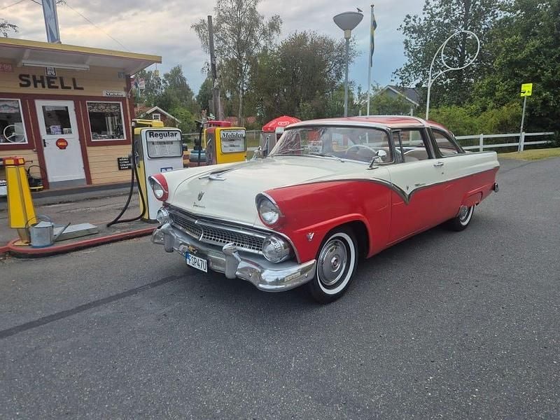 Begagnad Ford Fairlane 165 HK (121 kW) 1955